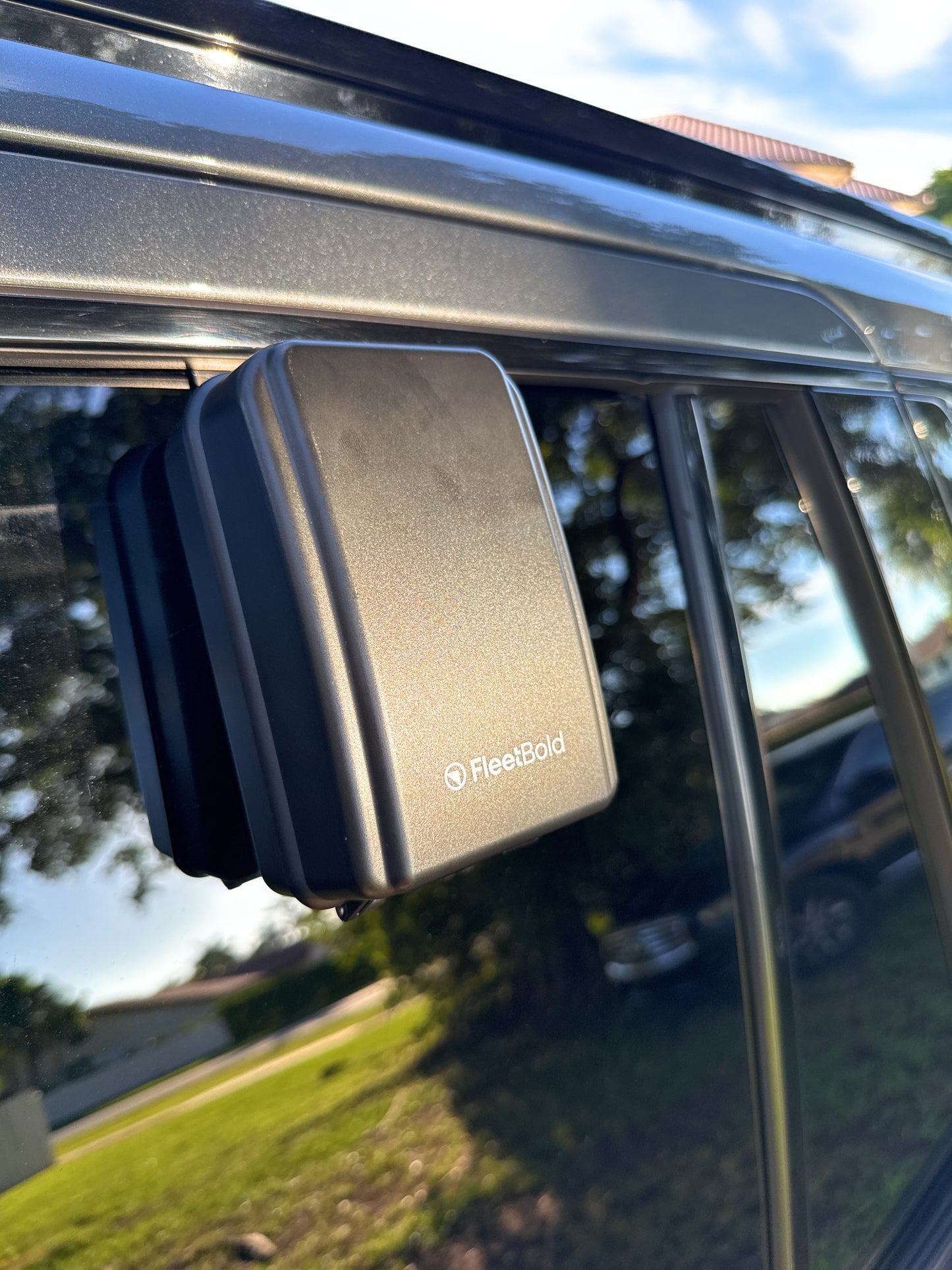 Car Key Lockbox – Window Mount, Large Capacity, 4-Digit Code (10,000 Combos), Waterproof, with Emergency Key Access – For Fleet & Turo Hosts by FleetBold